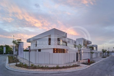 5 bedrooms Villa on the Yas Island, UAE No. 12235 14
