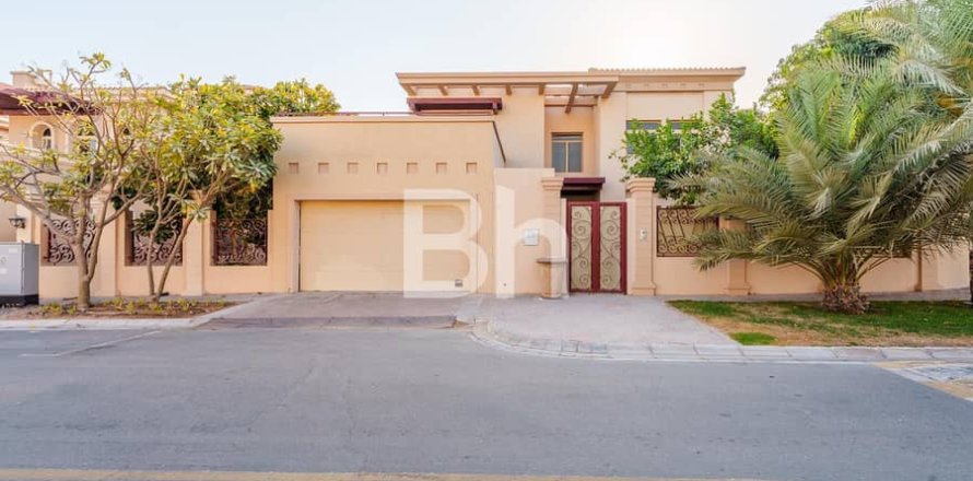 Villa de 5 chambres à Khalifa City, UAE No. 63148
