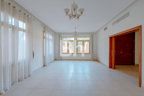Villa de 5 chambres à Khalifa City, UAE No. 63148 3