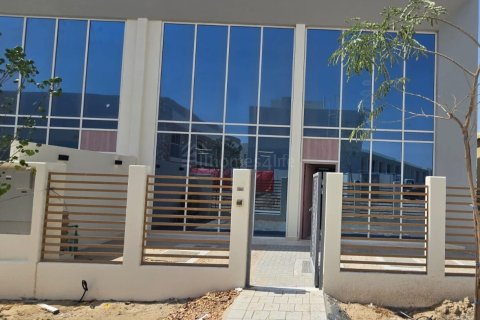 Townhouse de 3 dormitorios en Dubai, UAE No. 187262