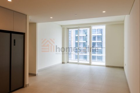 Квартира с 2 спальнями в EMAAR Beachfront, ОАЭ №145950 18