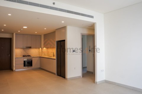 Квартира с 2 спальнями в EMAAR Beachfront, ОАЭ №145950 17