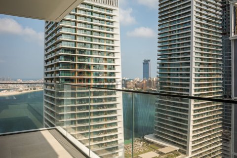 Квартира с 2 спальнями в EMAAR Beachfront, ОАЭ №145950 3