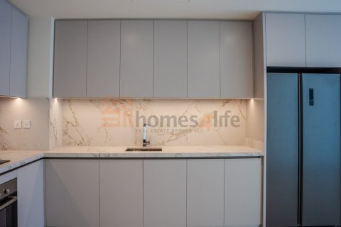 Квартира с 2 спальнями в EMAAR Beachfront, ОАЭ №145950 20