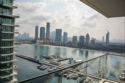 Квартира с 2 спальнями в EMAAR Beachfront, ОАЭ №145950 24
