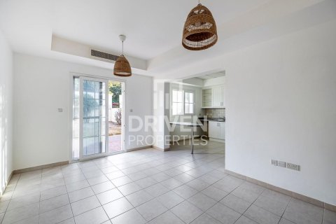 Townhouse de 2 dormitorios en Arabian Ranches, UAE No. 85607 4