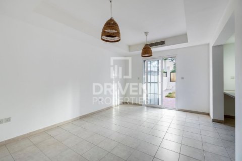 Townhouse de 2 dormitorios en Arabian Ranches, UAE No. 85607 2
