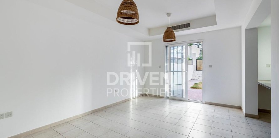 Townhouse de 2 dormitorios en Arabian Ranches, UAE No. 85607