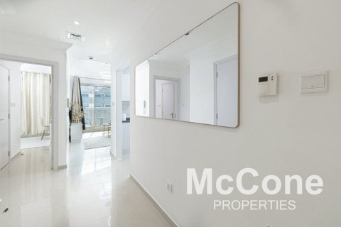 Apartment de 1 dormitorio en Dream Towers, UAE No. 74392 9