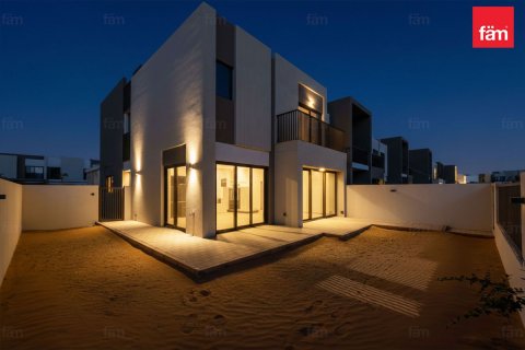 4 bedrooms Townhouse in Dubai, UAE No. 142401 4