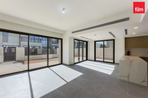 4 bedrooms Townhouse in Dubai, UAE No. 142401 3