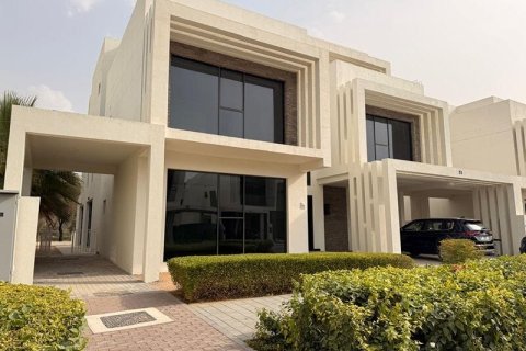 Вилла с 7 спальнями в DAMAC Hills (Akoya by DAMAC), ОАЭ №187664