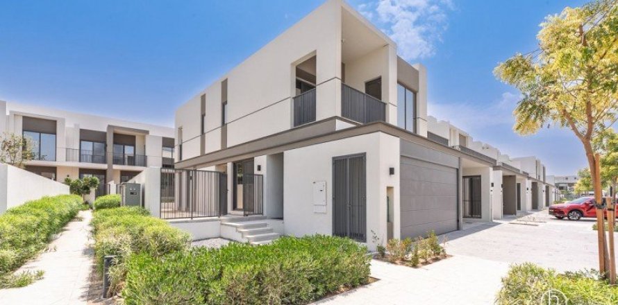 Villa de 4 dormitorios en Tilal Al Ghaf, UAE No. 141088