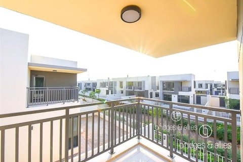 Villa de 4 dormitorios en Dubai Hills Estate, UAE No. 141093 11