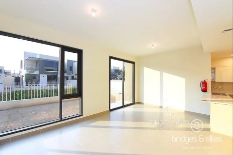 Villa de 4 dormitorios en Dubai Hills Estate, UAE No. 141093 3