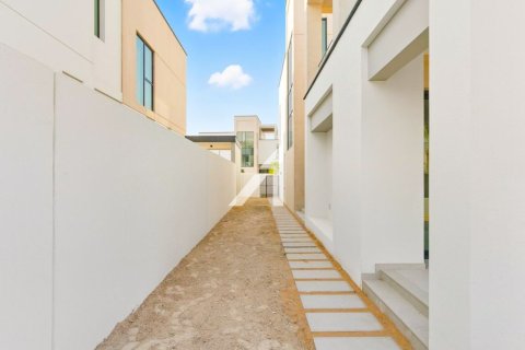 4 bedrooms Villa in Caya, UAE No. 134328 5