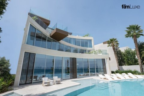 Villa de 5 dormitorios  No. 115991 2