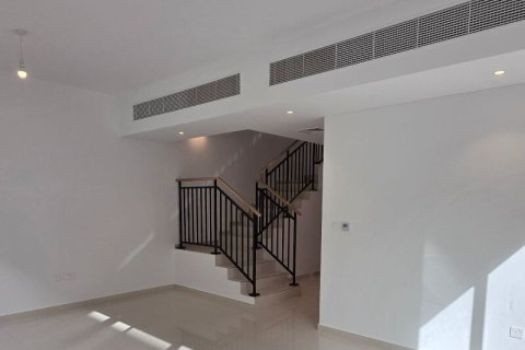 Квартира с 3 спальнями в DAMAC Hills (Akoya by DAMAC), ОАЭ №149113 9