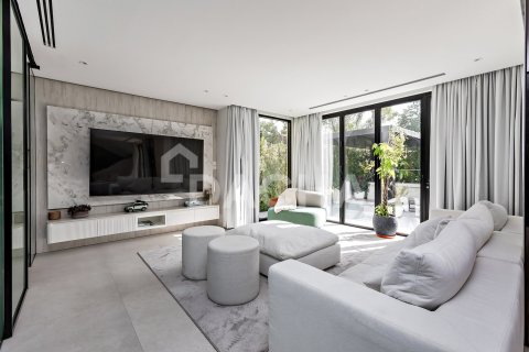 Вилла с 5 спальнями в Jumeirah Islands, ОАЭ №155468 6