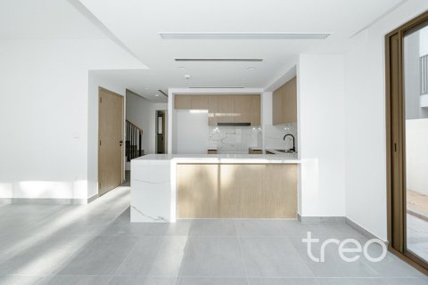 Townhouse de 4 dormitorios en Dubai, UAE No. 174105 4