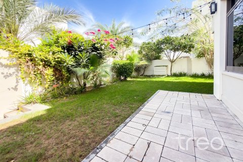 4 غرف نوم فيلا في Zahra Townhouses, الإمارات العربية المتحدة رقم 174106 8