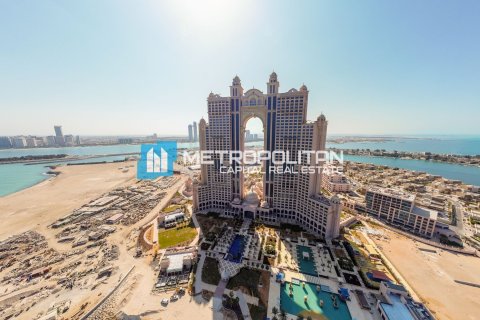Apartment de 2 dormitorios en The Marina, UAE No. 15057 1