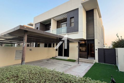 Вилла с 3 спальнями в DAMAC Hills (Akoya by DAMAC), ОАЭ №136114