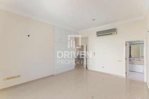 Вилла с 5 спальнями в Umm Al Sheif Villas, ОАЭ №192823 9