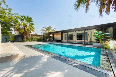 Villa de 4 chambres à Jumeirah Park, UAE No. 203095 5