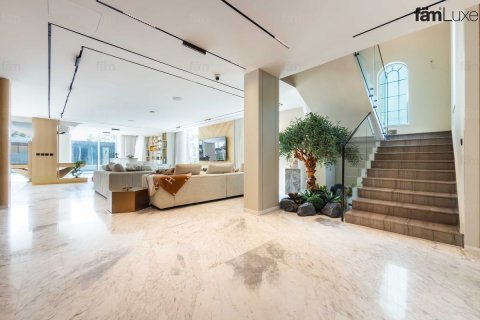 Villa de 4 chambres à Jumeirah Park, UAE No. 203095 23