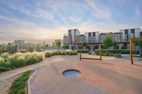 4 bedrooms Townhouse in Mudon, UAE No. 147485 5