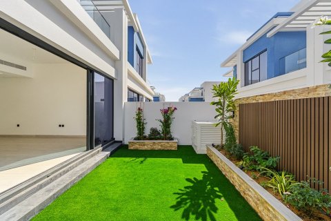 5 bedrooms Townhouse in Damac Lagoons, UAE No. 195062 24