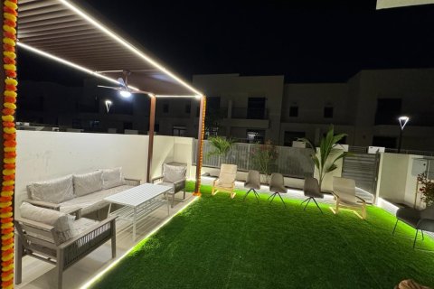 3 bedrooms Townhouse in Town Square, UAE No. 151433 2