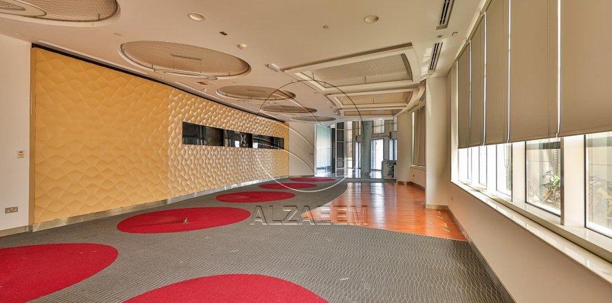 518مربع، عقار تجاري في Al Nahyan Camp, الإمارات العربية المتحدة رقم 91193