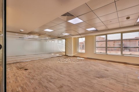 616مربع، عقار تجاري في Al Nahyan Camp, الإمارات العربية المتحدة رقم 91194 15