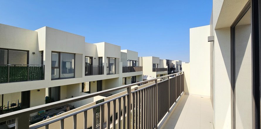 Villa de 4 dormitorios en Dubai South (Dubai World Central), UAE No. 143813