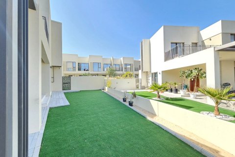 Villa de 4 dormitorios en Dubai South (Dubai World Central), UAE No. 143813 18