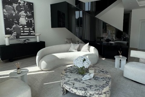 Вилла с 4 спальнями в Дубай, ОАЭ №143815 3