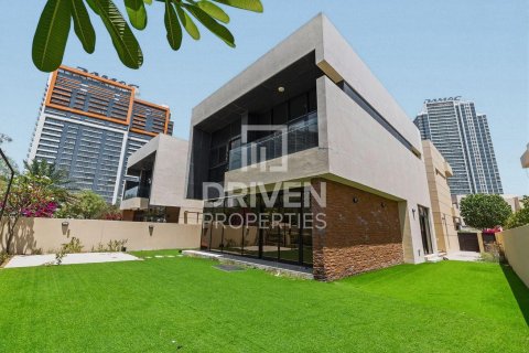 Вилла с 5 спальнями в DAMAC Hills (Akoya by DAMAC), ОАЭ №193176 3