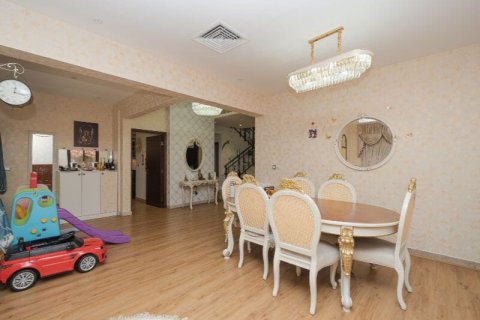 4 bedrooms Villa in Mudon, UAE No. 155214 8