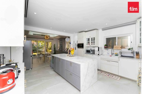 Villa de 5 dormitorios  No. 125439 8