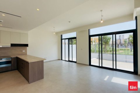 4 bedrooms Townhouse in Dubai, UAE No. 101009 2