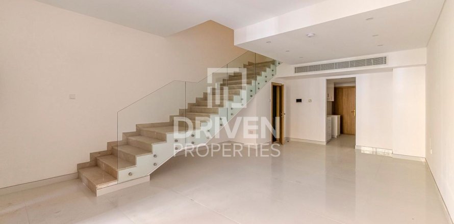 Таунхаус с 4 спальнями  №121788