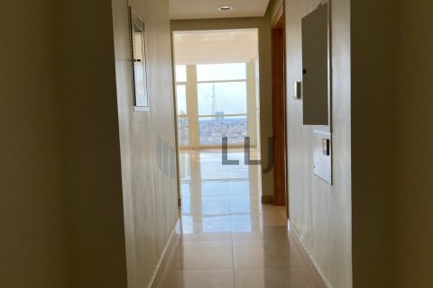 Apartment de 3 dormitorios en Al Khalidiya, UAE No. 87285 16