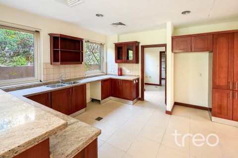 3 bedrooms Villa in Saheel, UAE No. 183074 10