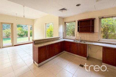 3 bedrooms Villa in Saheel, UAE No. 183074 9