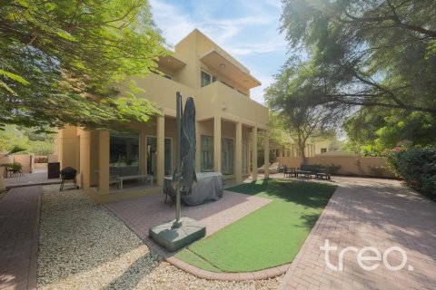3 bedrooms Villa in Saheel, UAE No. 183074 3