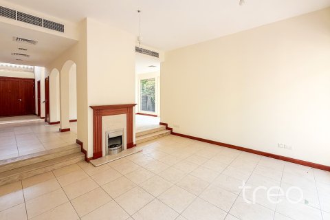 3 bedrooms Villa in Saheel, UAE No. 183074 6