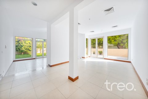 3 bedrooms Villa in Saheel, UAE No. 183073 4