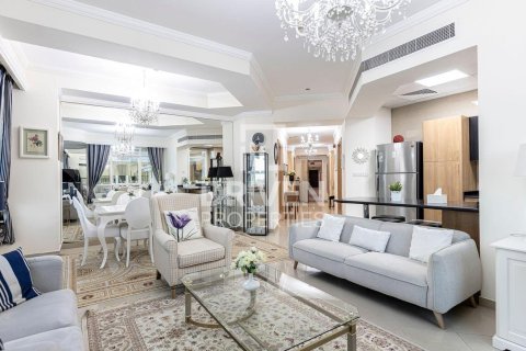 Apartment de 2 dormitorios en Marina Crown, UAE No. 193799 11